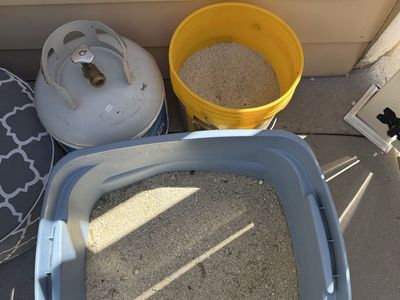 Salt water aquarium sand / crushed coral