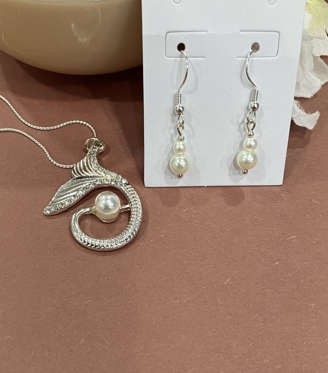 Silver Sea Pendant Necklace and Pearl Earrings