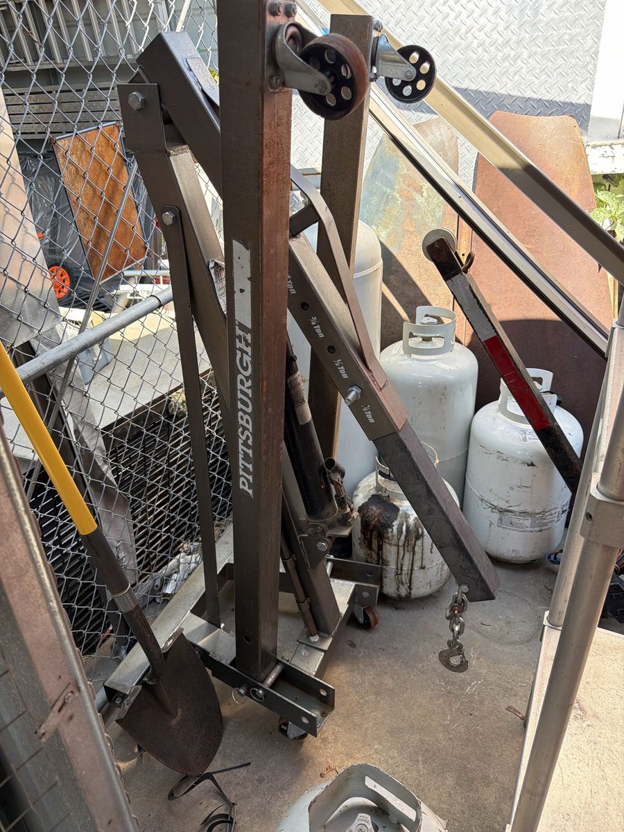 Pittsburgh Folding Engine Hoist / Shop Crane