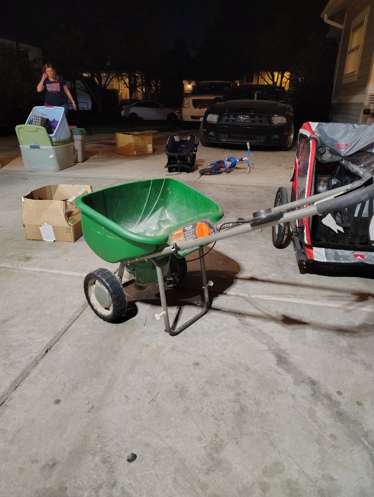 fertilizer spreader