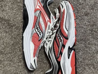 Saucony ProGrid Omni 9