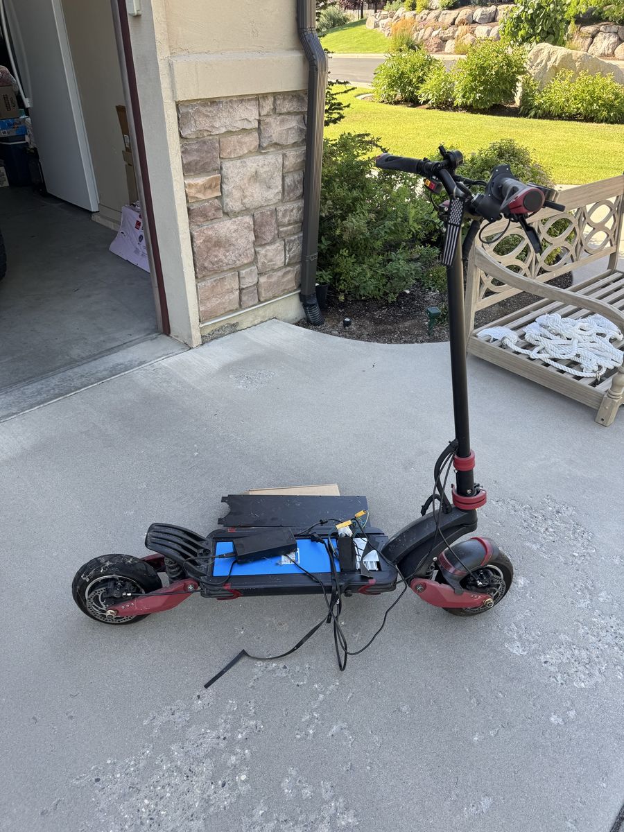 Apollo Phantom Electric Scooter - Parts/Repair - As Is