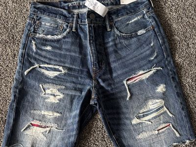 NEW! American Eagle Men's Cutoff Jean Shorts- Size 32
