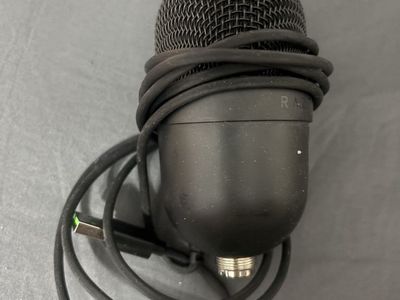 Razer Seiren no stand