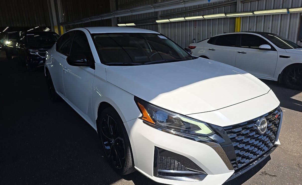 2023 Nissan Altima 2.5 SR