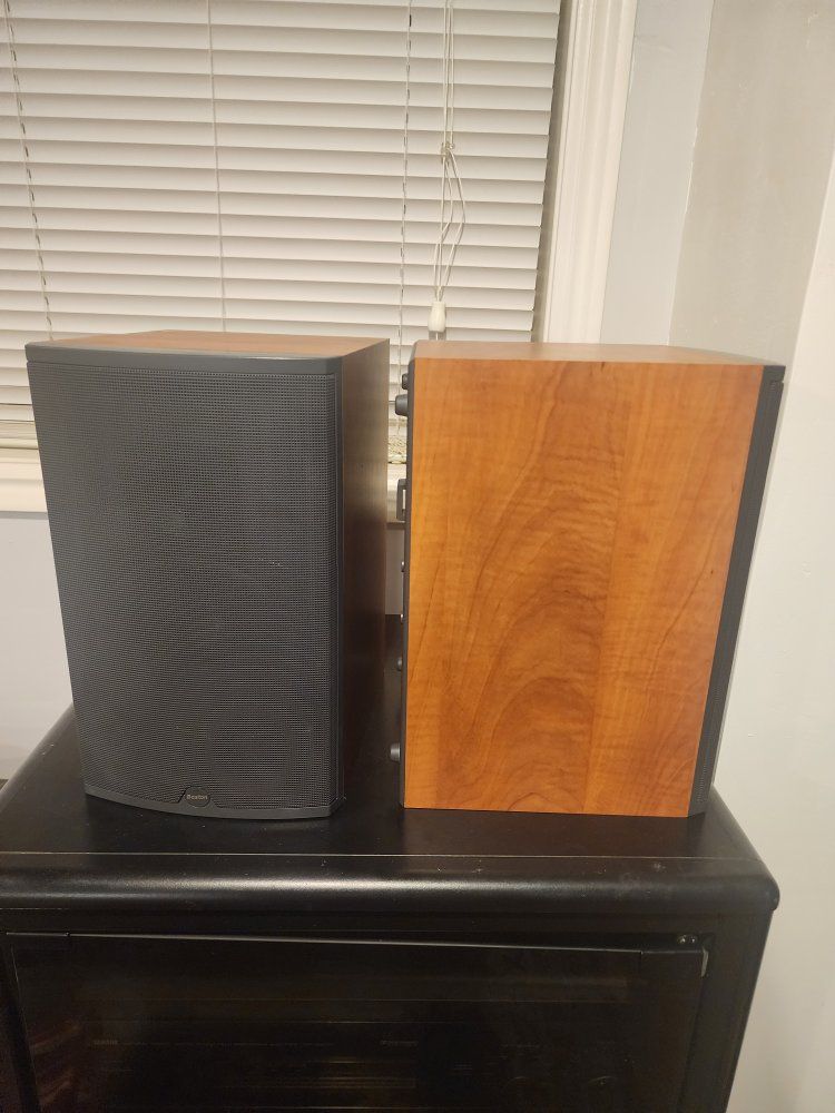 "Barely used" Boston Acoustics CR7C Bookshelf Speakers - Pair - Wood Grain Finish