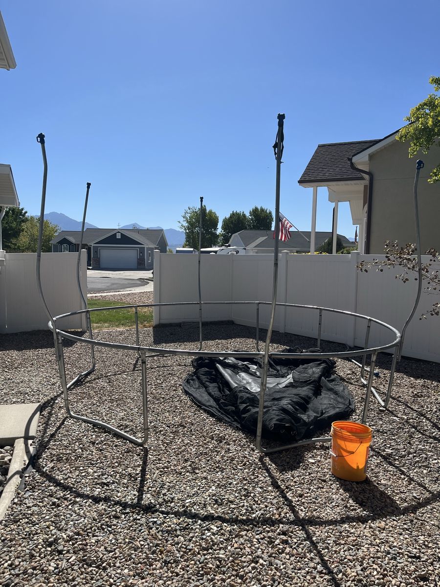 Power Sport 14ft Circular Trampoline Frame with Netting (Missing Mat & Springs)