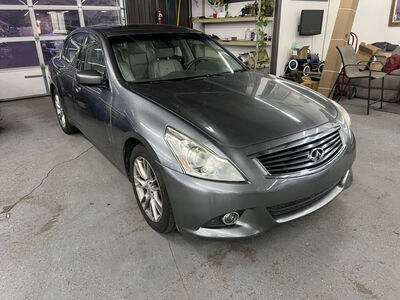 2012 INFINITI G37 x