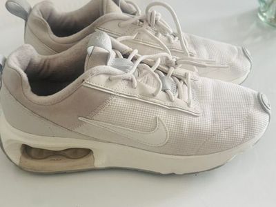 Nike Sneakers size 7.5