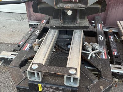 PULLRITE SUPERGLIDE 20K 5TH WHEEL HITCH FOR FORD