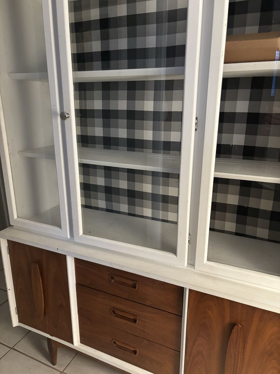 Mid-Century Modern Style White & Wood China Cabinet / Hutch
