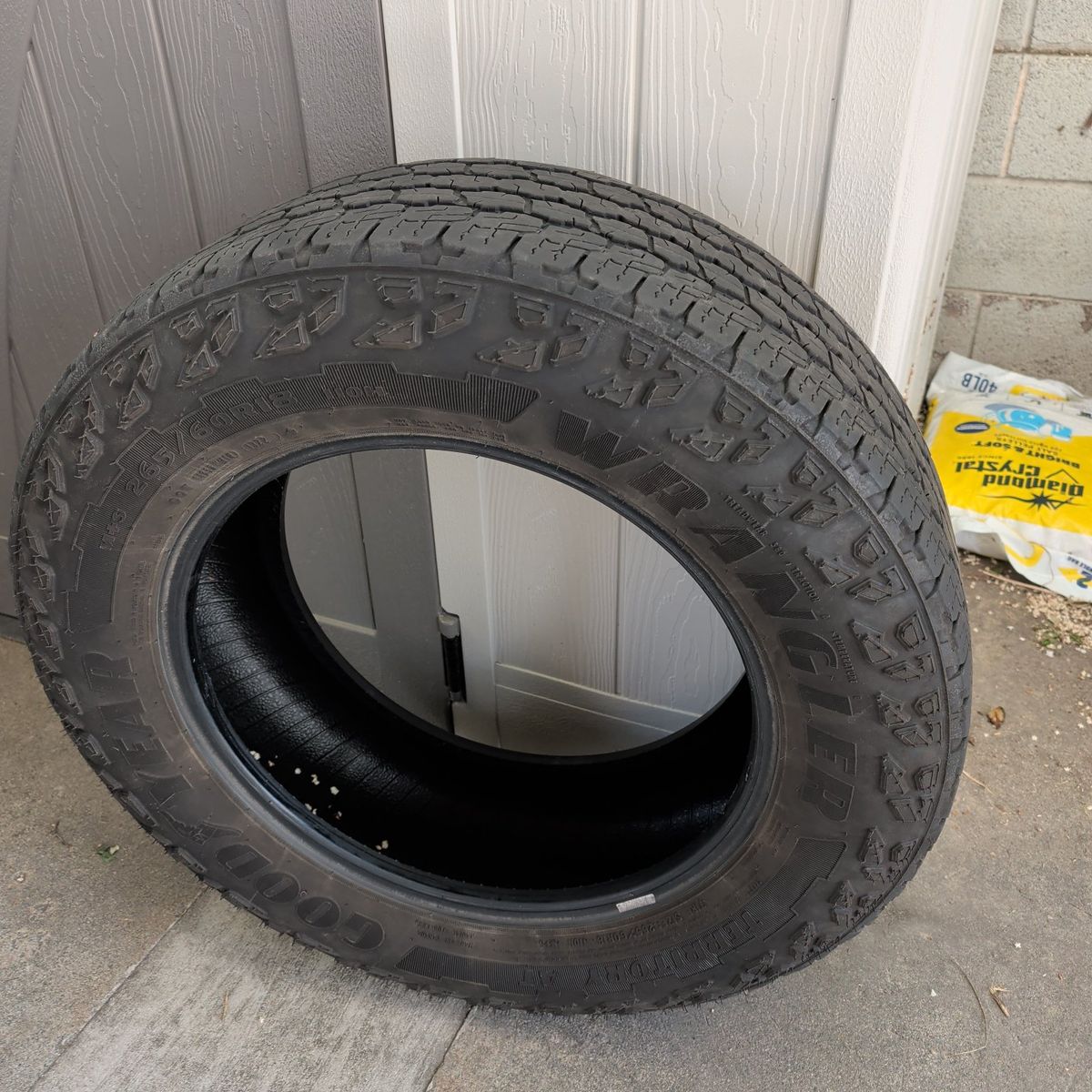 4 Good Year Wrangler tires 265/60R18