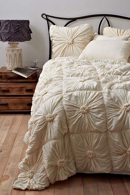 Anthropologie Lazybones Rosette Quilt Twin Comfort