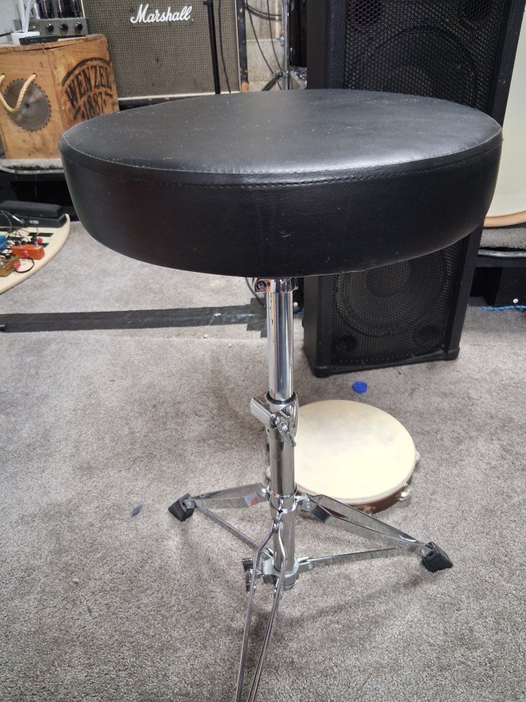 Drum Trone Dubble Braced in Excellent Condition!