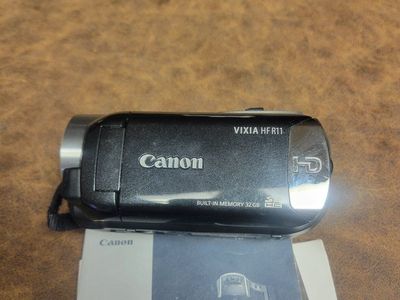 Canon Vixia HF R11 video camera