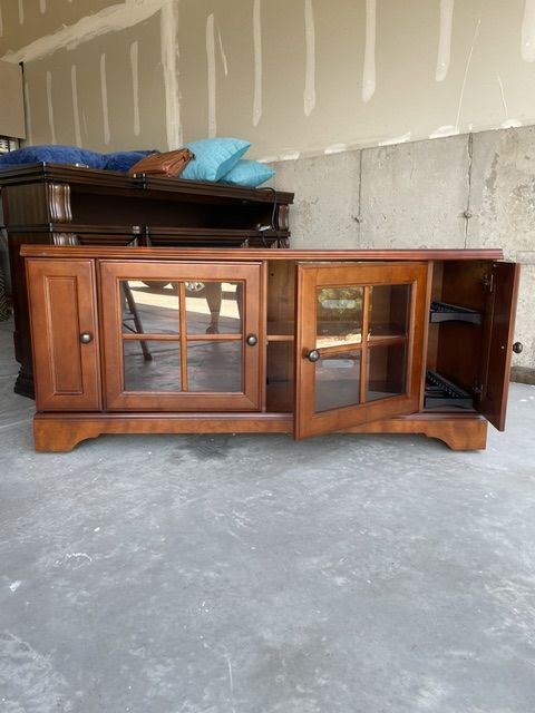 TV cabinet