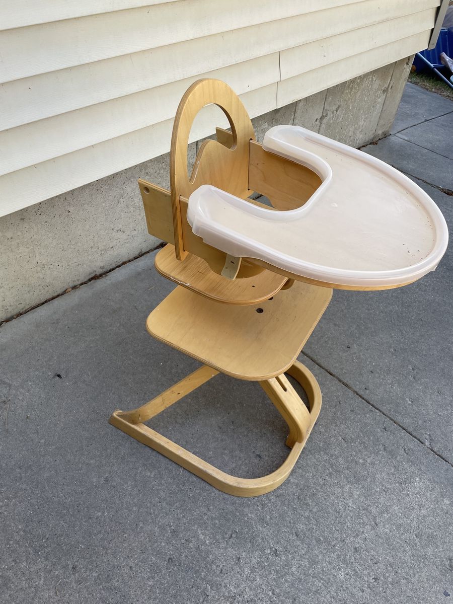 All wood highchair