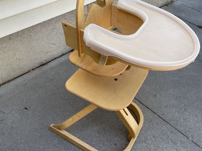 All wood highchair