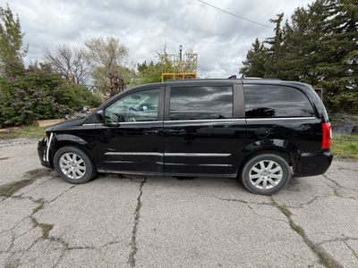 2015 CHRYSLER TOWN AND COUNTRY Touring