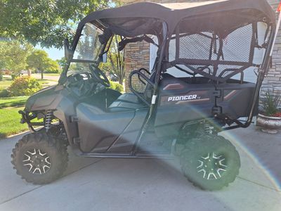 2022 Honda Pioneer Deluxe 4 700