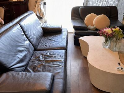Used Black Leather Sofa & Loveseat Set - Comfortable Living Room Furniture
