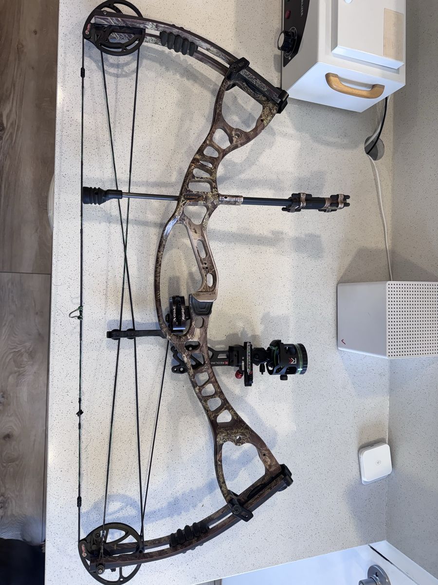 Hoyt CRX 32 - Compound Bow Hunting / Target Shooting