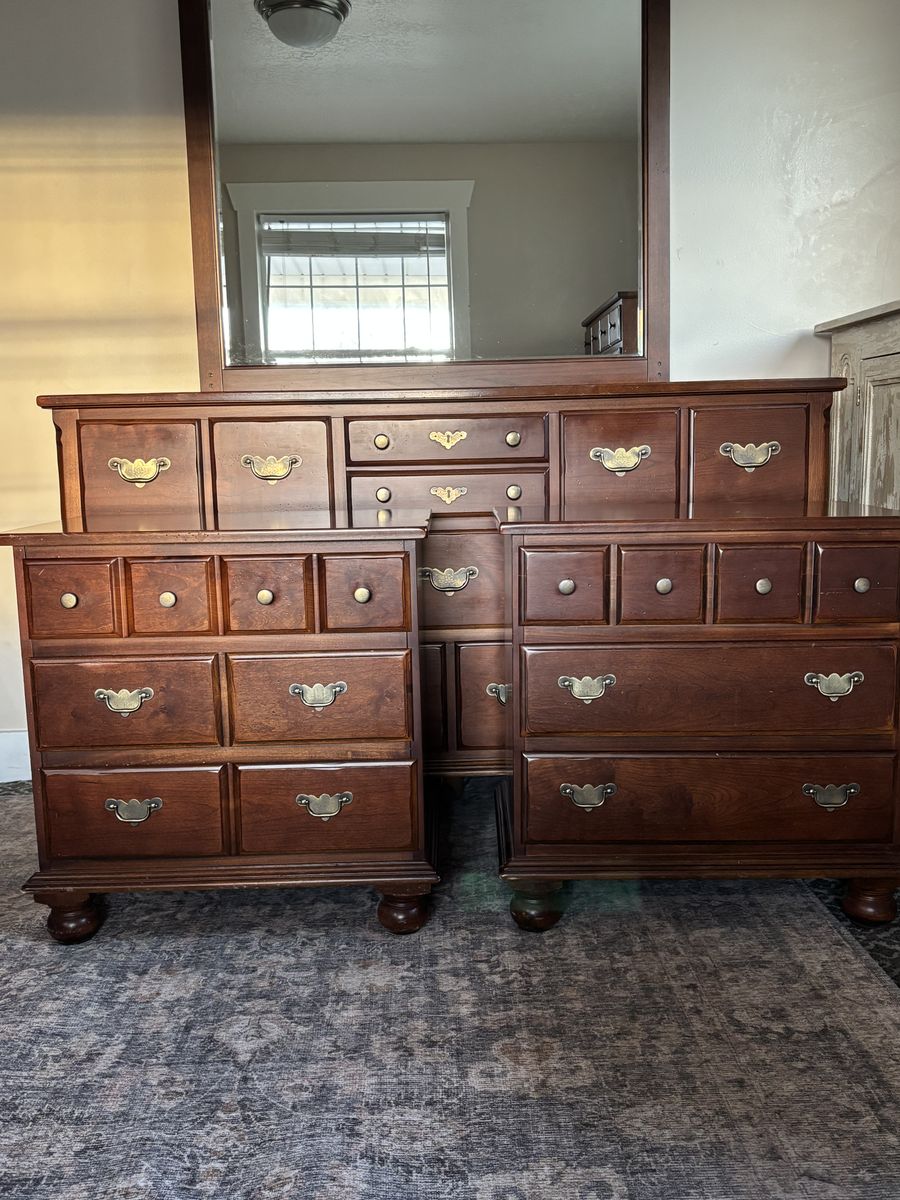 Bassett Vintage Cherry 4pc Bedroom Set