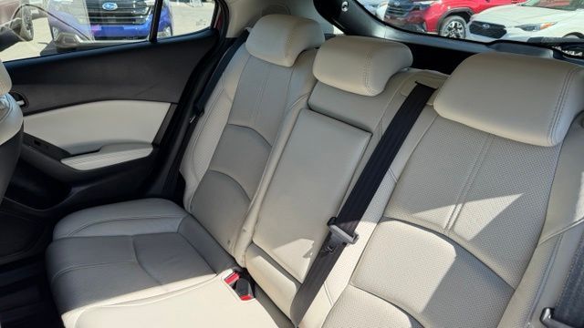Main image 14
