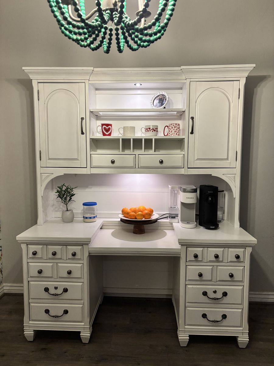 Hutch Buffett Desk - Great Condition
