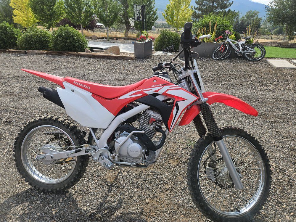 Honda CRF125F Off-Road Dirt Bike