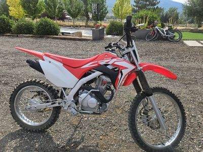 Honda CRF125F Off-Road Dirt Bike