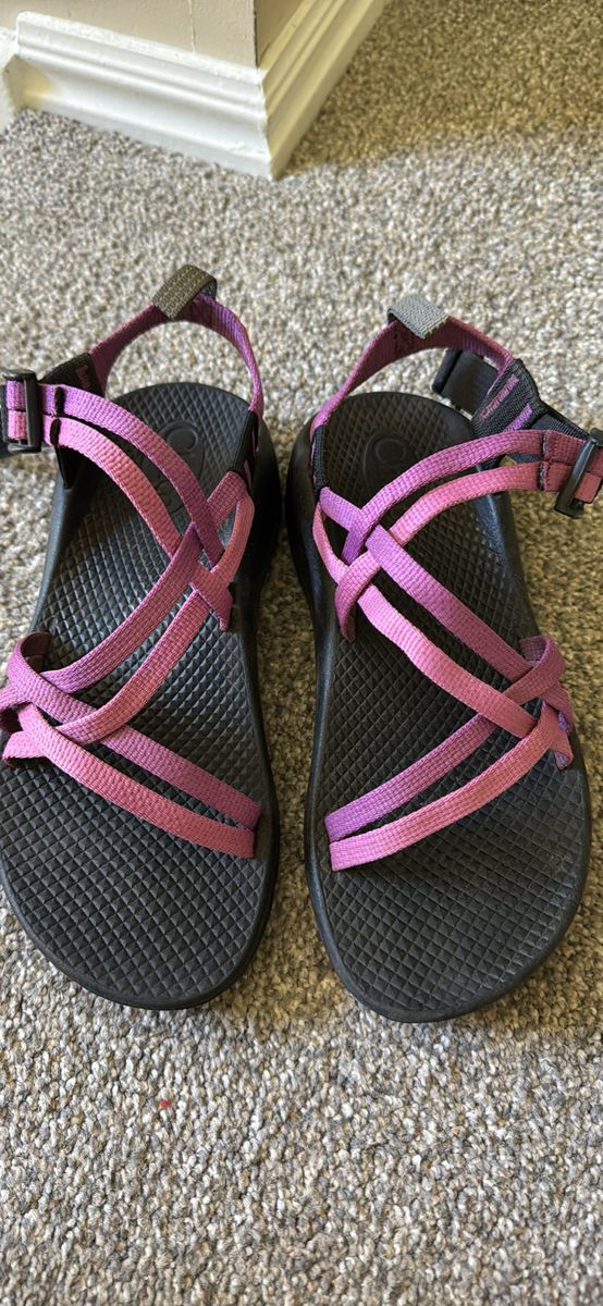 Chaco Z/Cloud X2 girls Sport Sandals - Black/Purple, Size 4, Adjustable Straps