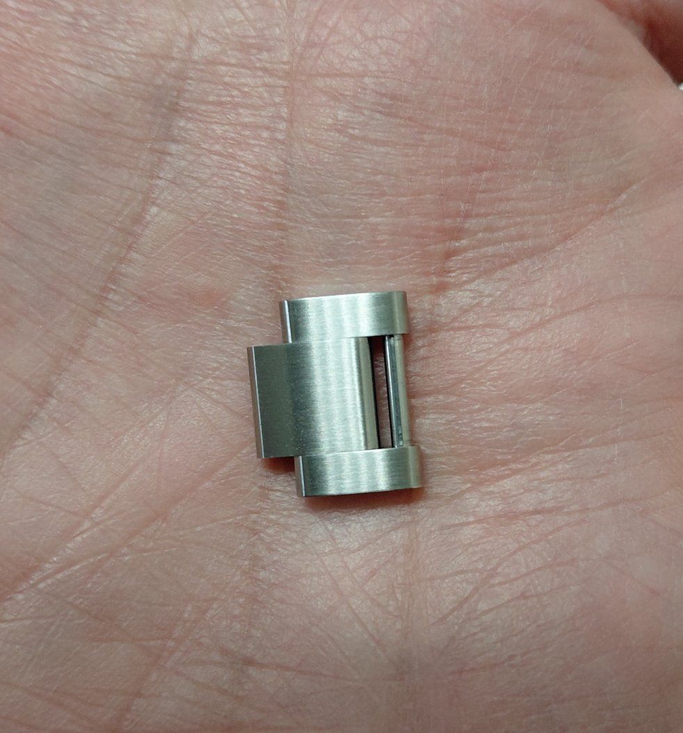 Rolex Submariner 114060 link replacement