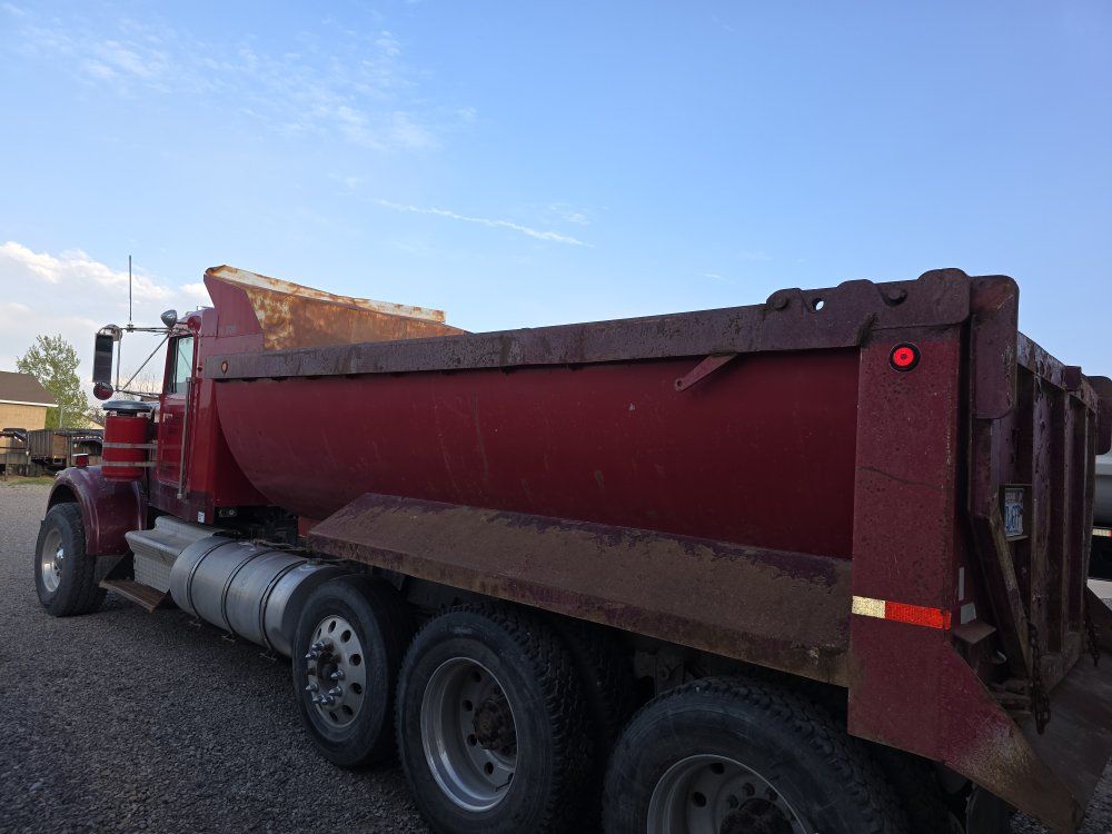 Dump truck rock bed