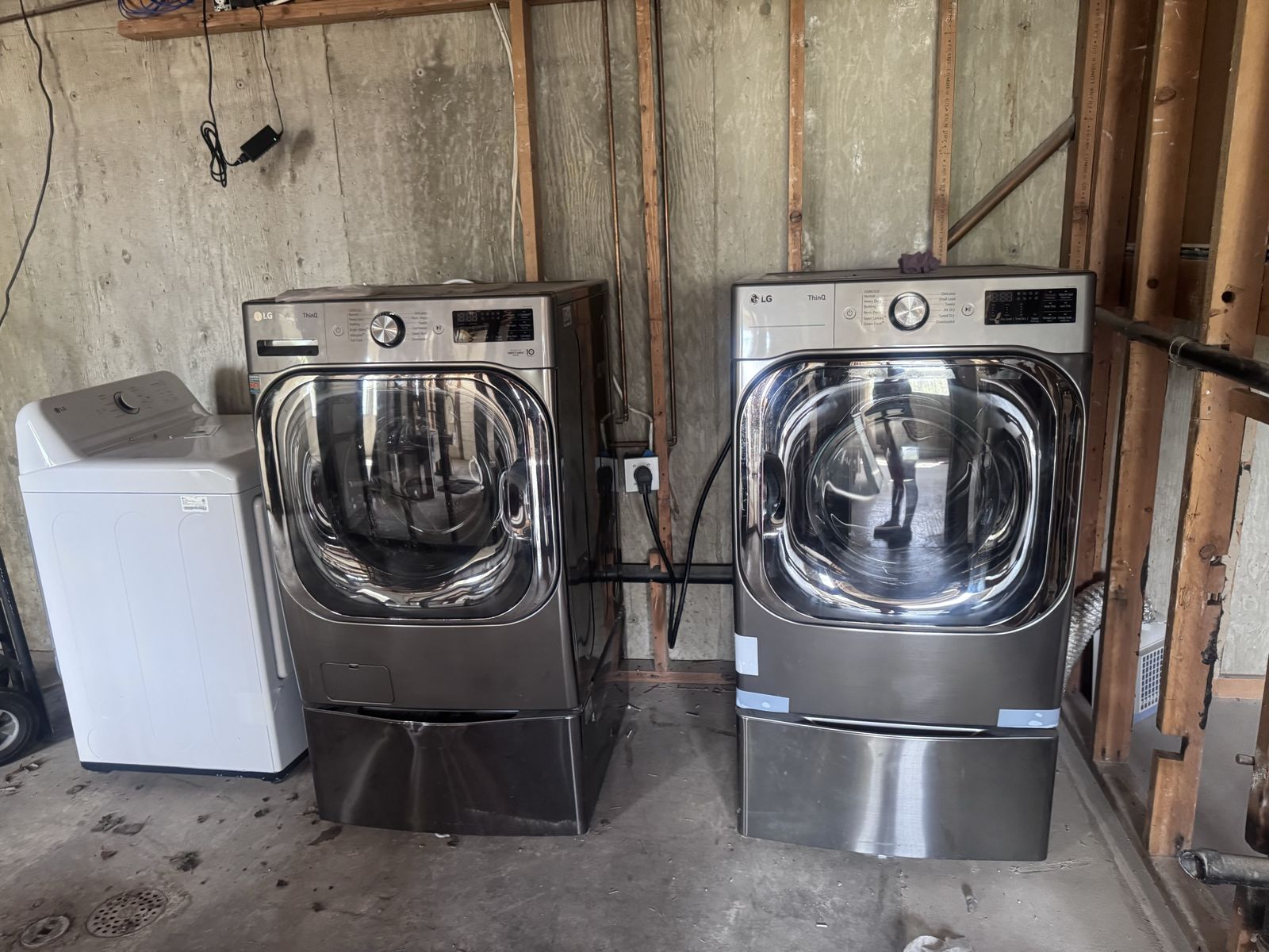 Electric LG Large Capacity Washer and Dryer