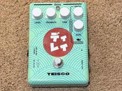 Teisco Delay Guitar Effects Pedal with Modulation