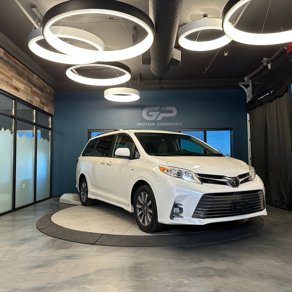 2020 Toyota Sienna XLE 7-Passenger