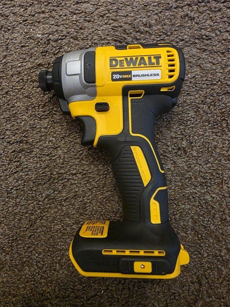 New Dewalt 20V MAX 1/4in. Impact