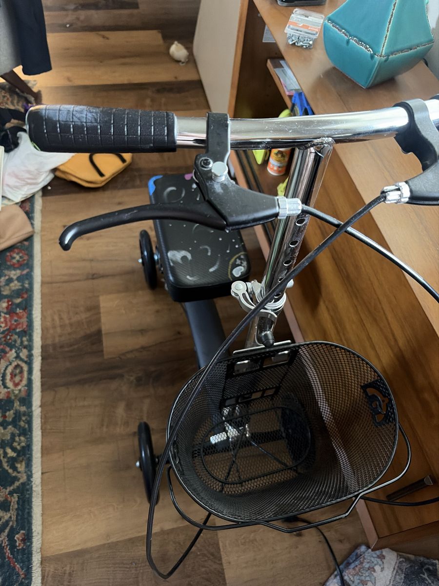 Unbranded Knee Scooter w/ Basket - Mobility Aid