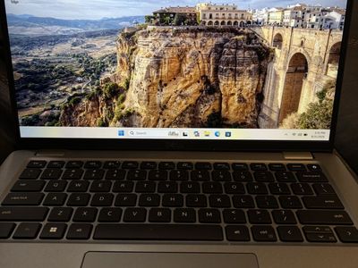 DELL LATITUDE 5440 WITH 13TH GEN, 16GB RAM, 512GB SSD AND 1120 DAY WARRANTY!
