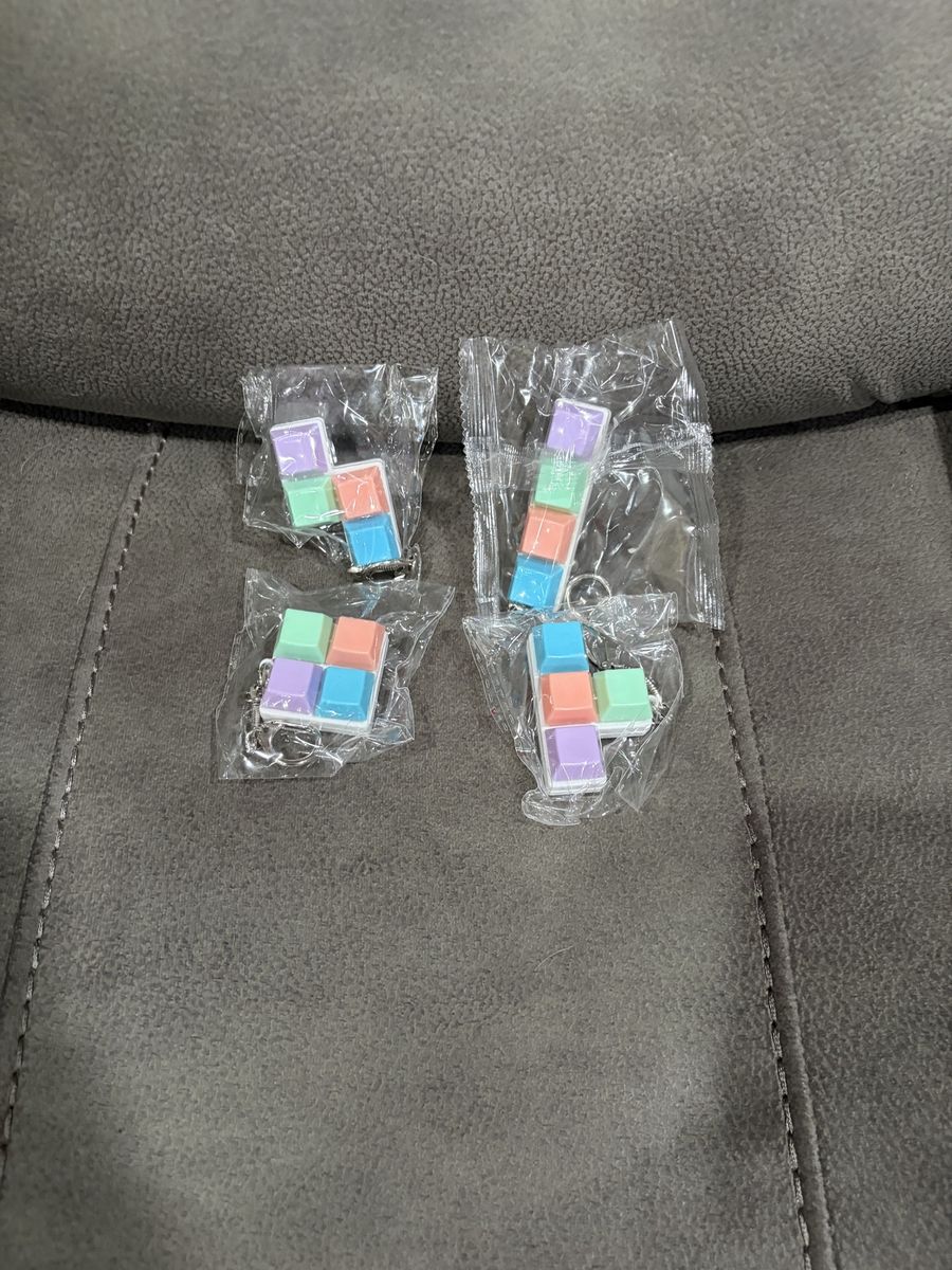 50 Bulk Fidget Keyboard Keychain for Selling