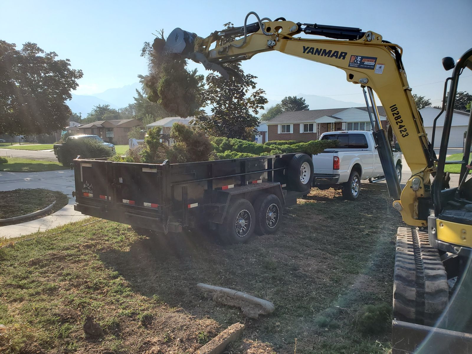 SKID STEER SERVICES / GRADING / CLEANUP / HAULING / $175 HOUR /WASATCH FRONT
