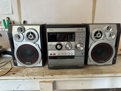 Aiwa Mini Shelf Stereo