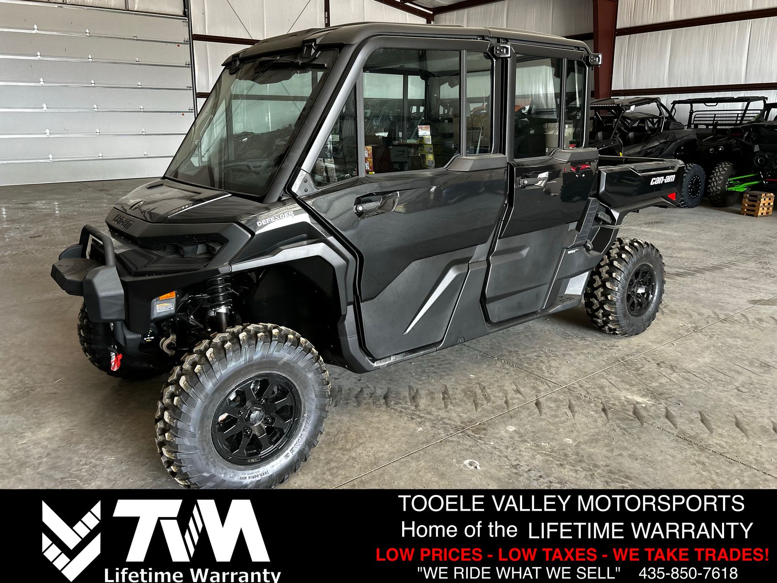 2026 Can-Am Defender Max XT cab HD11 10.25 touch screen