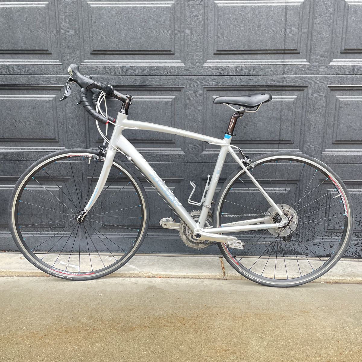 Raleigh Medium/Large Road Bike