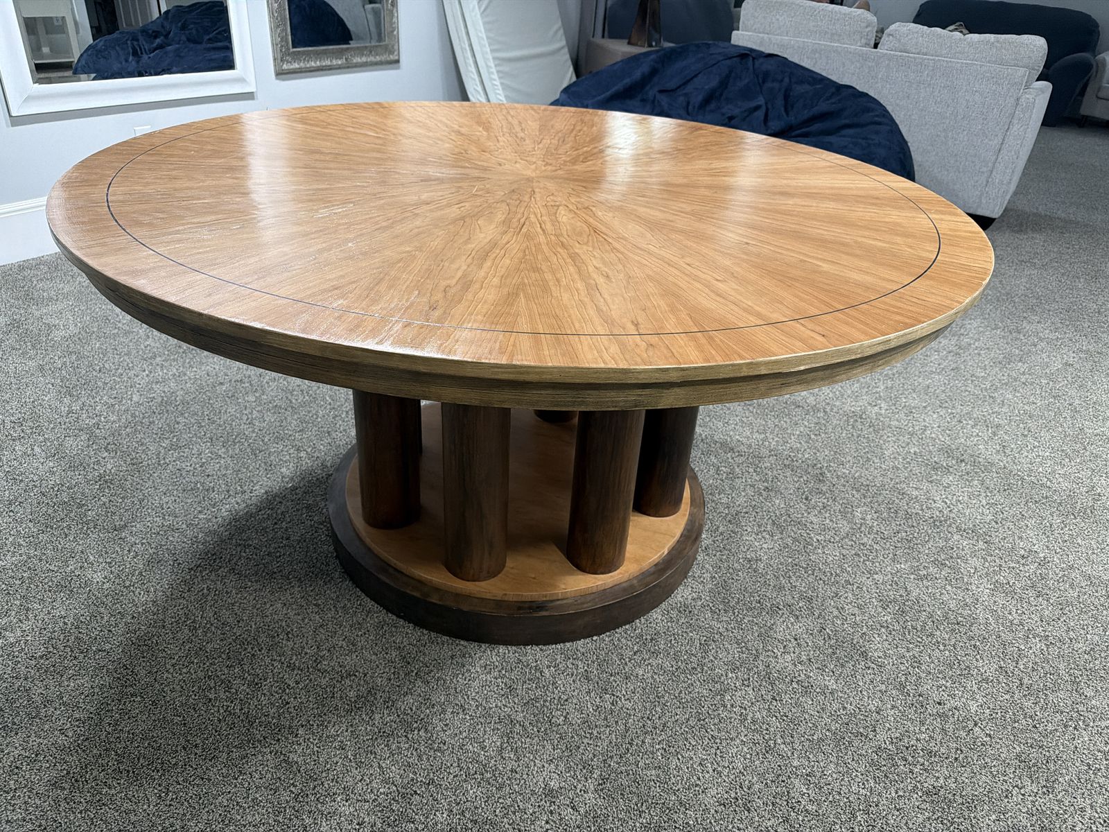 Round Table