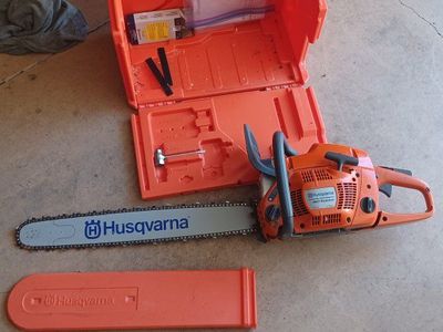 Husqvarna 460 Rancher Chainsaw 24-inch Bar with Case and Accessories Used