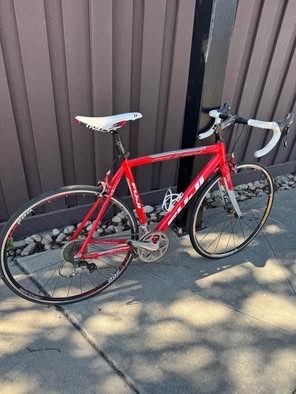Fuji Roubaix 1.0 Road Bike - Red/White