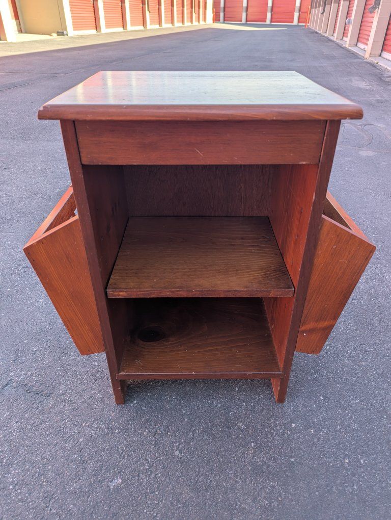 Wood End / Side Table or Nightstand With Magazine
