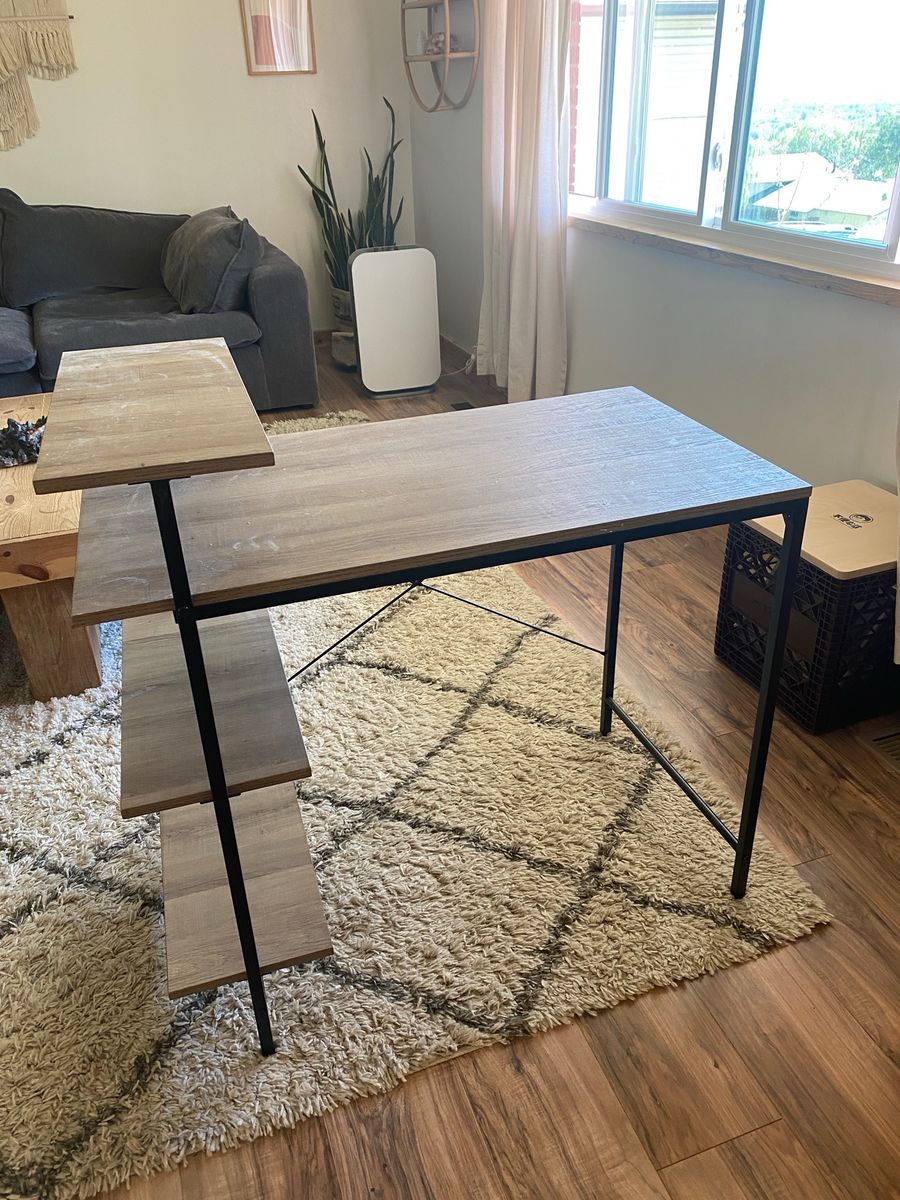 Cute desk! $30